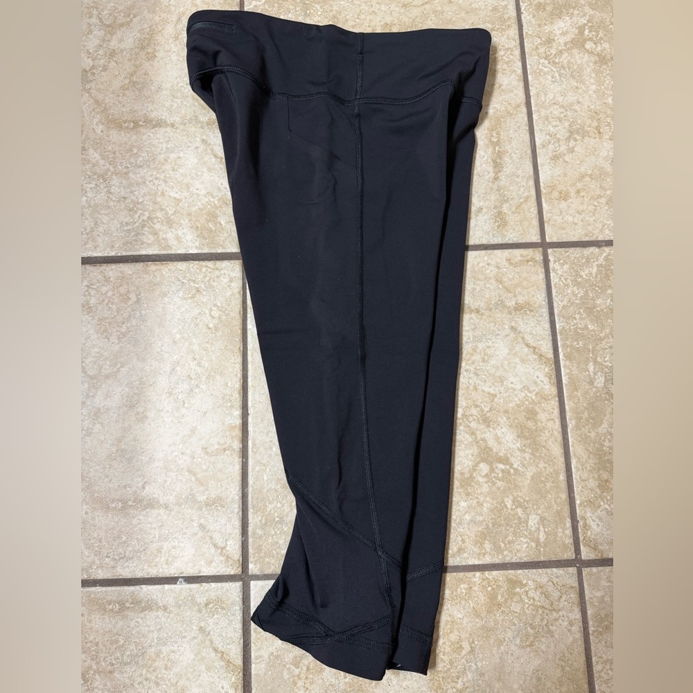 Lululemon Black Cropped Leggings - Picture 9 of 12